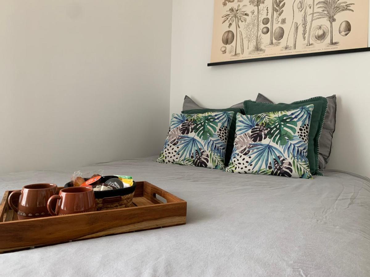 Le Petit Bali - Studio - WIFI - Parking - Coeur de ville Pont-lʼAbbé Extérieur photo